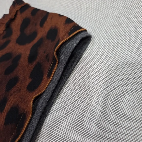 Dolce & Gabbana Leopard Print 1/2 & 1/2 Silk & Cotton Sleeveless Tank GUC 40/US6 - Picture 6 of 9